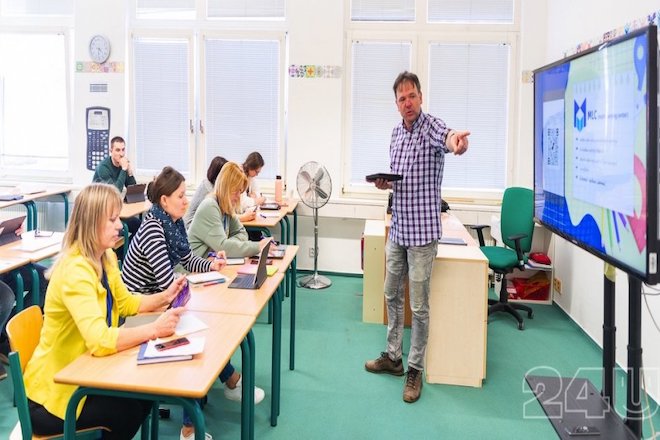 Jak připojit iPad k tabuli.